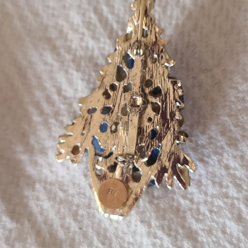 BG Rhinestone Pin - Picture 3 of 8